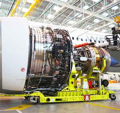 Dedienne Aerospace Trent XWB Basic stand with its engine