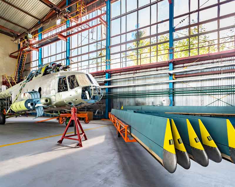 Helicopter maintenance in a workshop