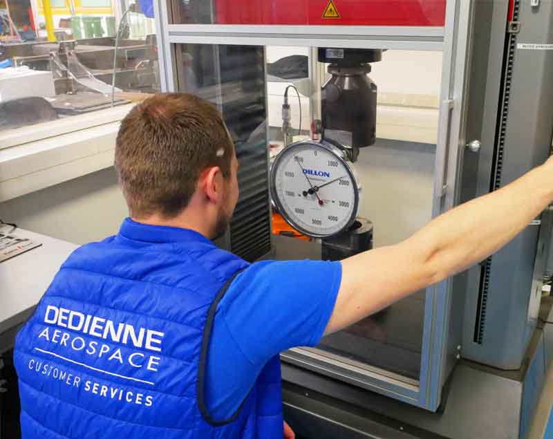 Dedienne Aerospace Quality operator is doing calibration